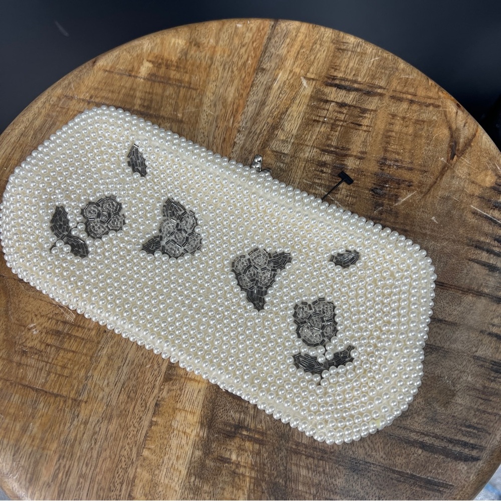 Olympic Accessory Vintage beaded clutch